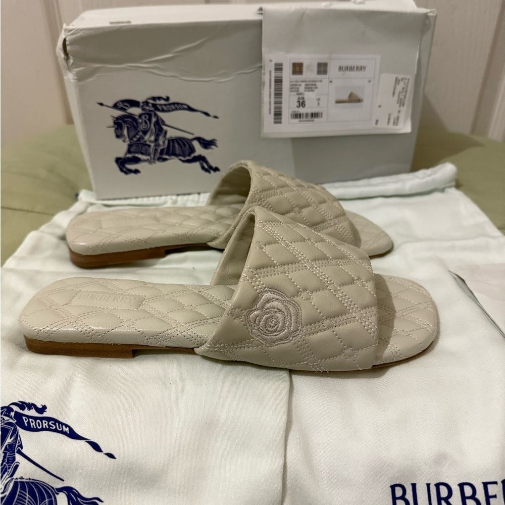 Burberry Quilted Slides in Light Gray. Flat Sandals. US-6 - Picture 6 of 9